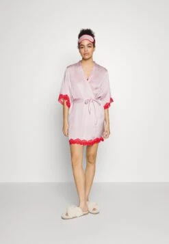 Anna Field 4 Piece Gift Set - Pyjama - Red/Pink -Anna Field 097fe8a7b06145aa96d63a3ca814d5c8