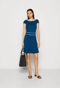 Anna Field -Anna Field 3cc18d52138b40339c32301d5480c344