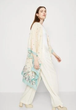 Anna Field Poncho - Yellow 9 Anna Field Poncho - Yellow -Anna Field 469dd67874904c34ad91620cd427e621