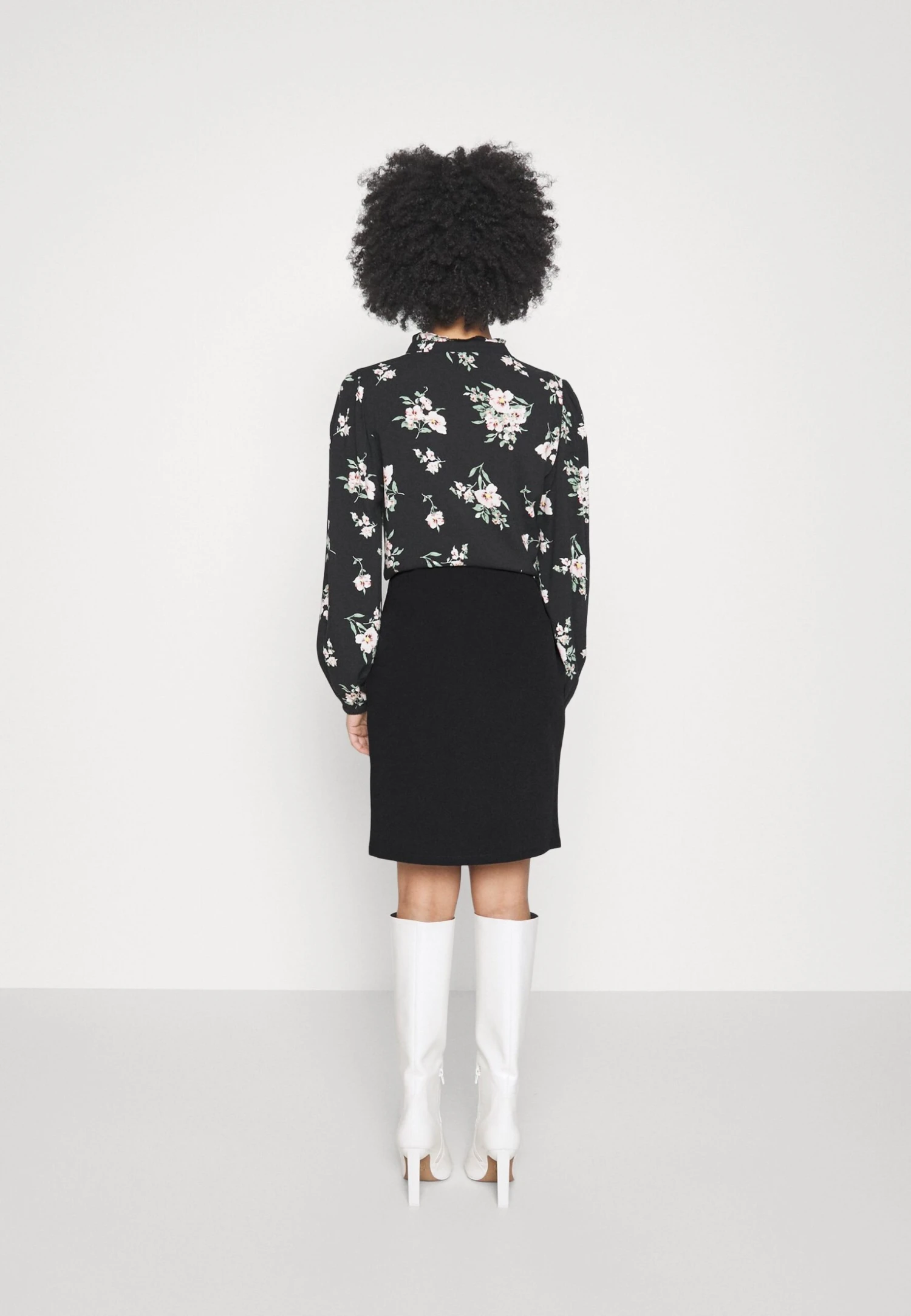 Panel Asymmetric- Minirok - Black 3 Panel Asymmetric- Minirok - Black - Image 3