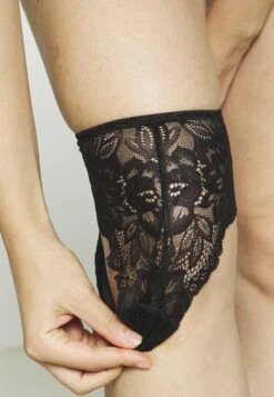Anna Field 7 Pack Lace Brief - New Variation Of Greer - Micro Panel- Slip - Black -Anna Field 853df80a4e0e4cdf8318bd5a6aca3ea8