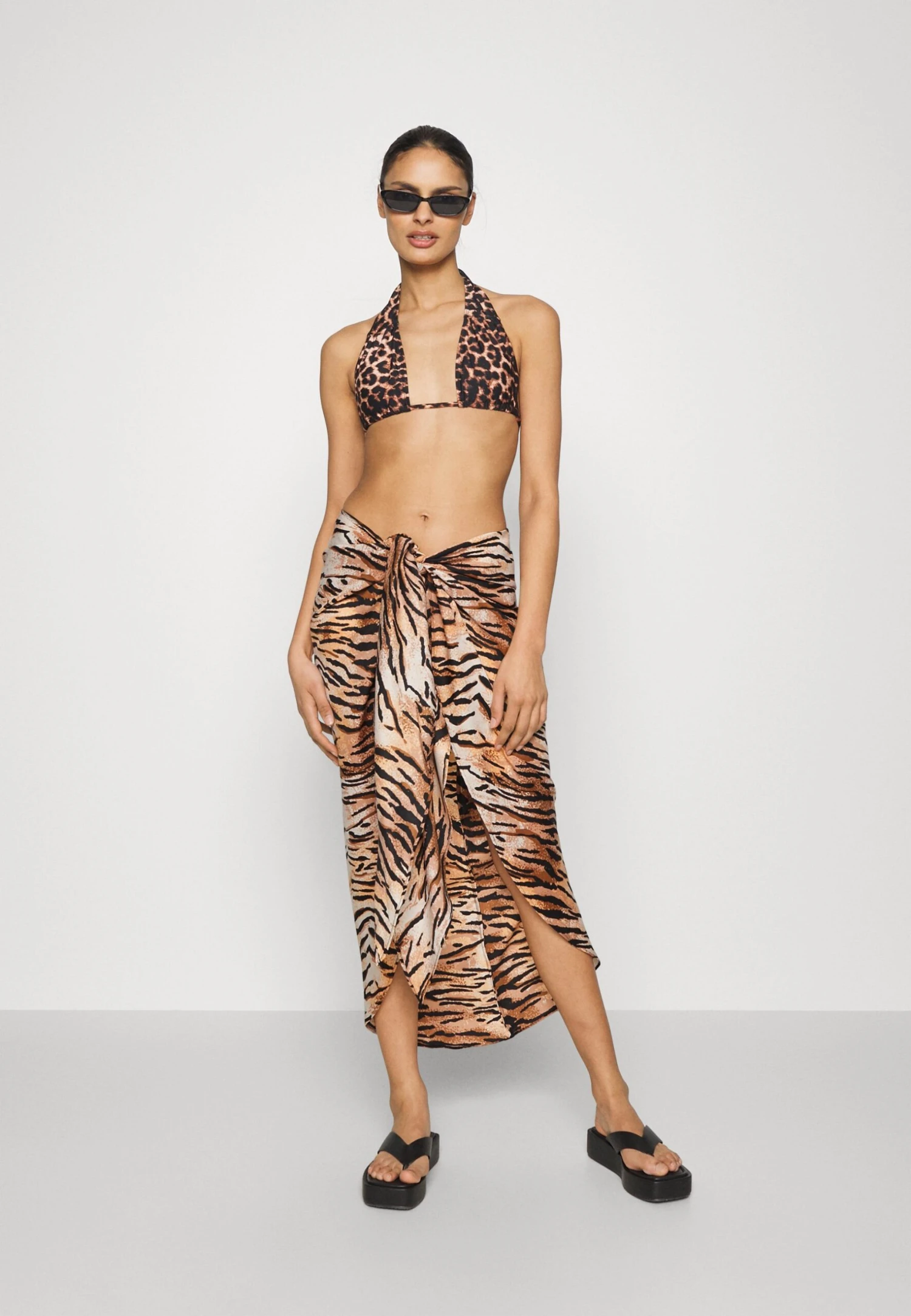 Anna Field Geo Print Sarong / 917 - Multi-Coloured - Wikkelrok - Multi-Coloured 2 Anna Field Geo Print Sarong / 917 - Multi-Coloured - Wikkelrok - Multi-Coloured - Image 2