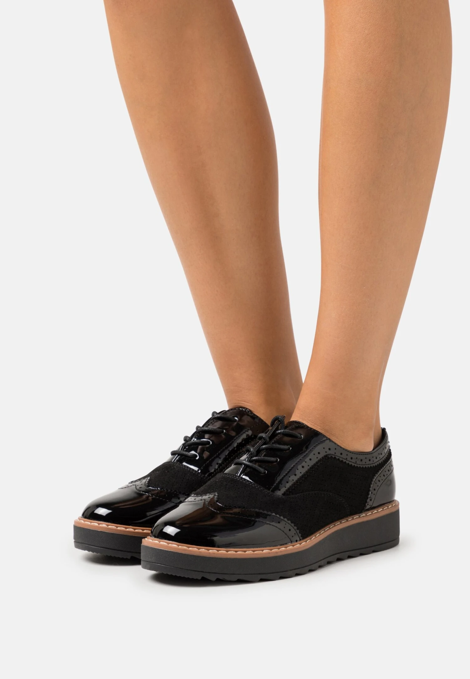 Veterschoenen - Black 1 Veterschoenen - Black