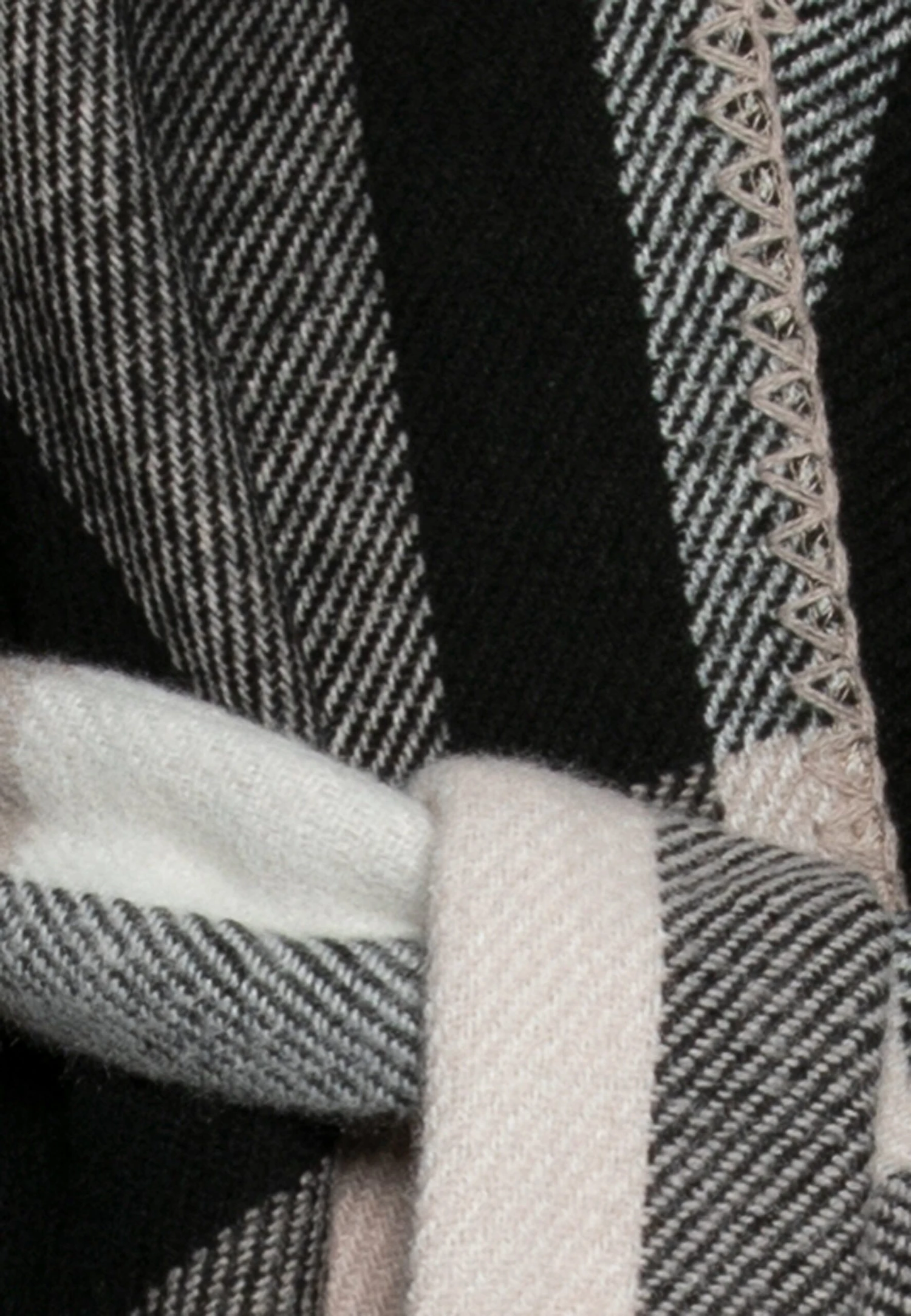 Anna Field Poncho - Black/White 3 Anna Field Poncho - Black/White - Image 3