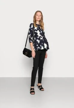 Anna Field -Anna Field c0548898fc0e4b31974847daa7f3d0a5