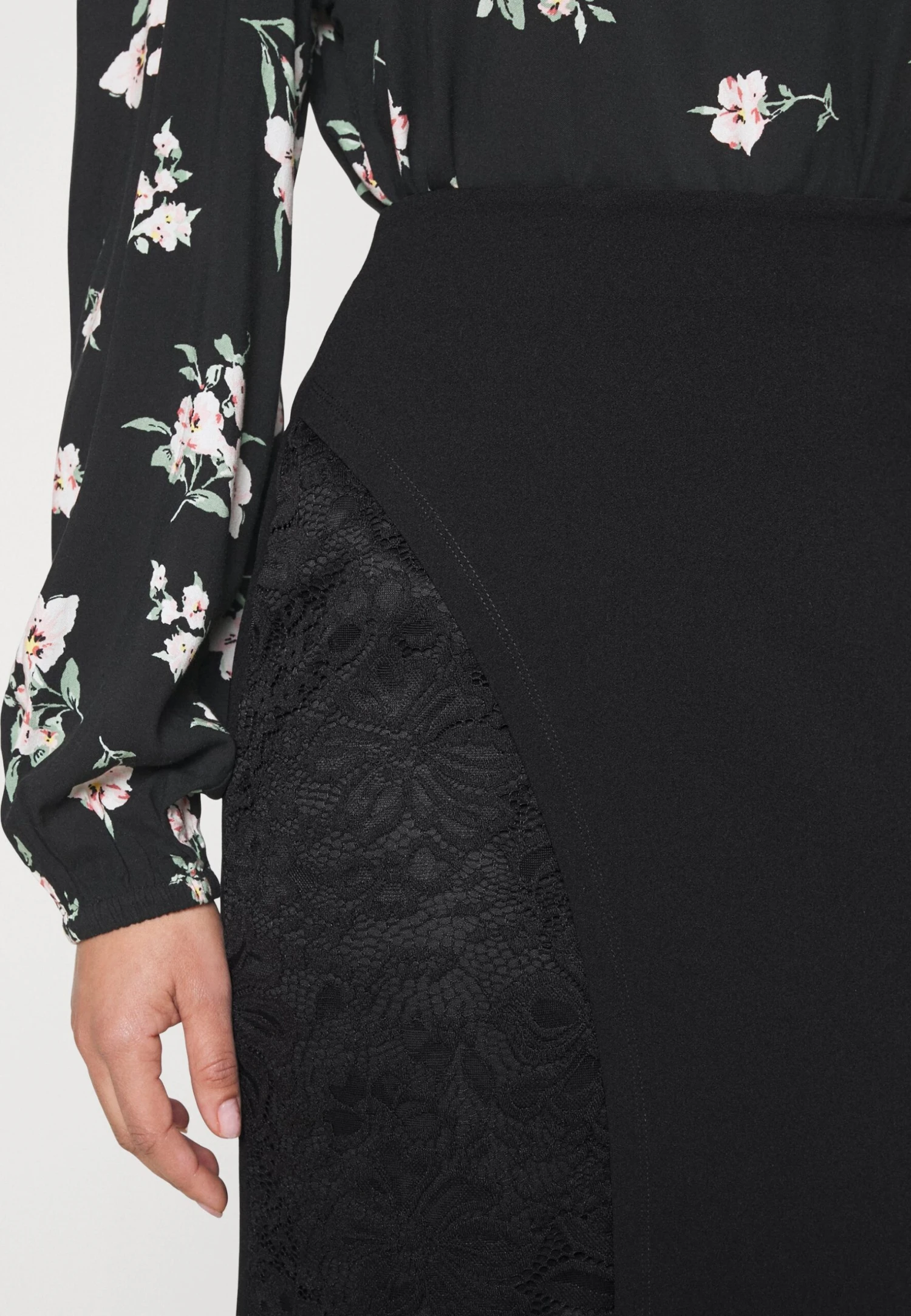 Panel Asymmetric- Minirok - Black 5 Panel Asymmetric- Minirok - Black - Image 5